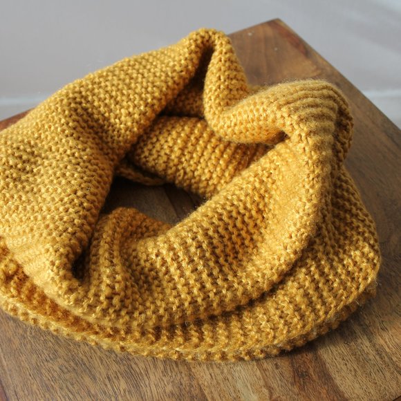 H&M Accessories - 3/25$ Knit Mustard Colour Infinity Scarf